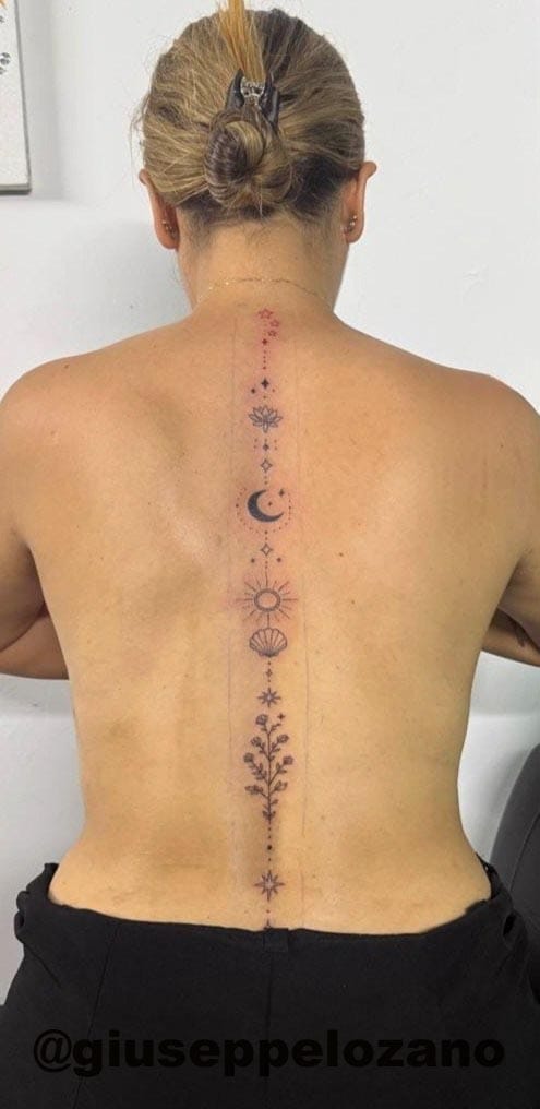 Tatuaje espalda mujer sexy